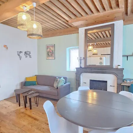 L'histoire Clermontoise - Tramway Au Pied Du Apartment Clermont-Ferrand