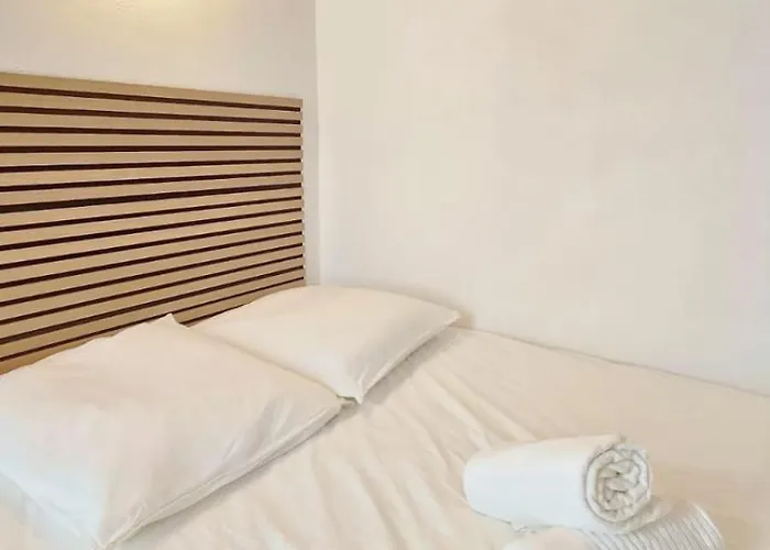 L'histoire Clermontoise - Tramway Au Pied Du Apartment Clermont-Ferrand